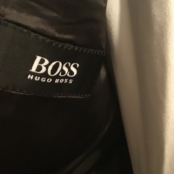 🔥Hugo Boss, lamb wool, , multi color, beautiful pattern, new condition, 42R - Picture 3 of 5